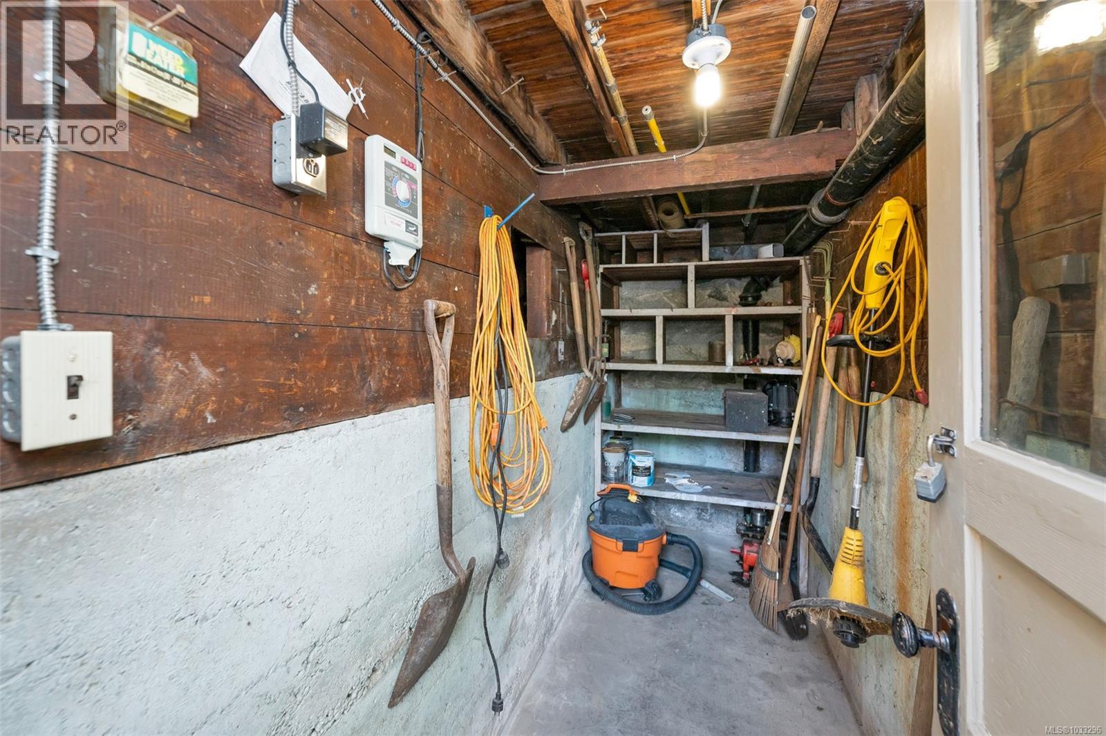 3107 Quadra St, Victoria, British Columbia  V8X 1E9 - Photo 68 - 1033296