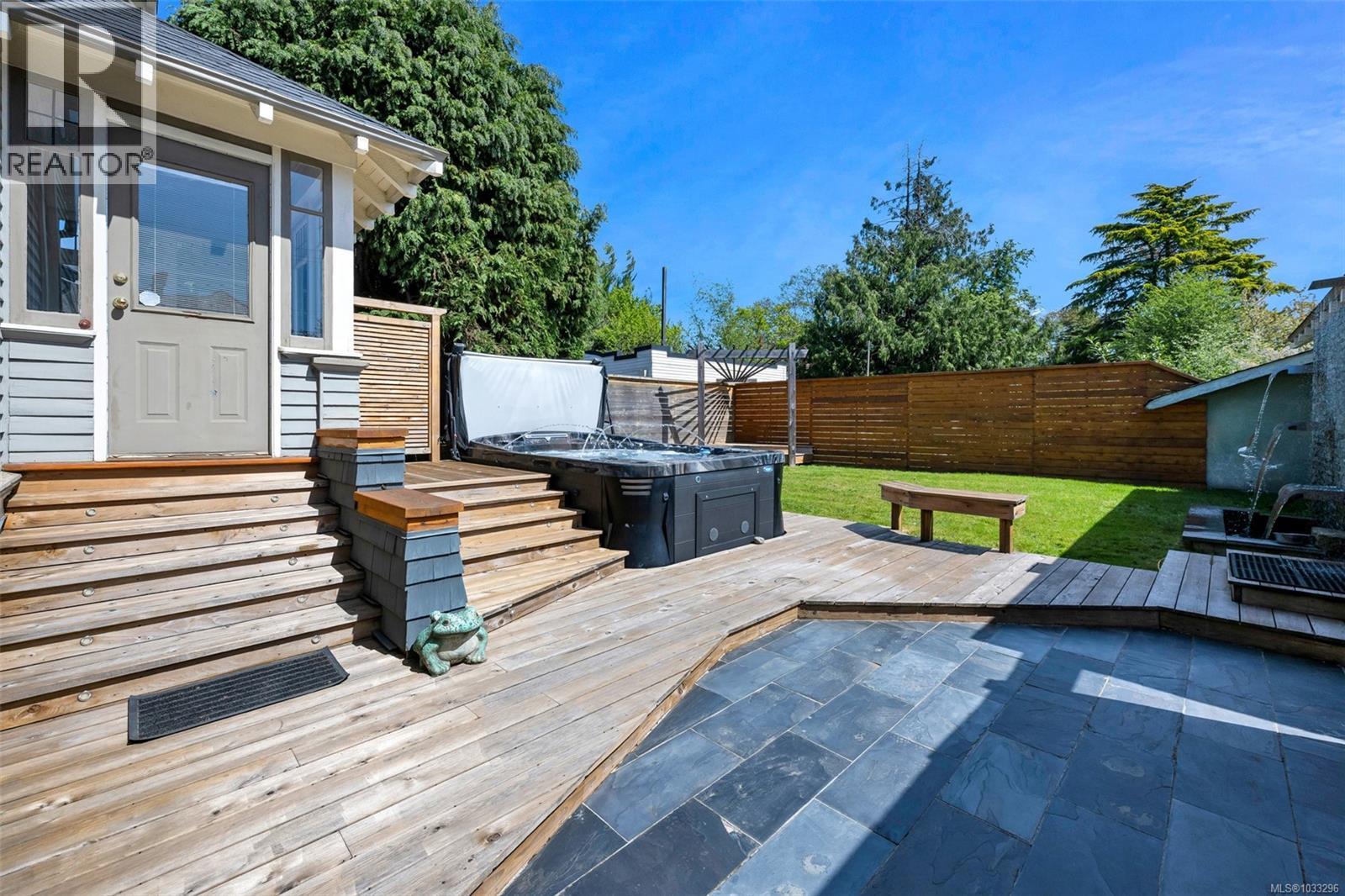 3107 Quadra St, Victoria, British Columbia  V8X 1E9 - Photo 89 - 1033296
