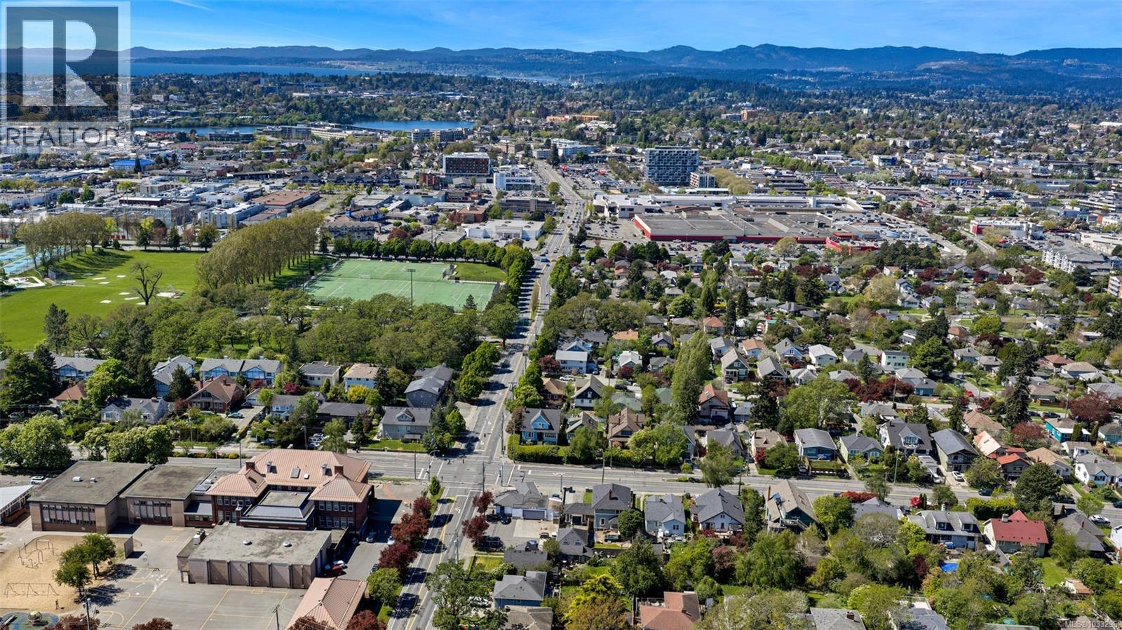 3107 Quadra St, Victoria, British Columbia  V8X 1E9 - Photo 98 - 1033296