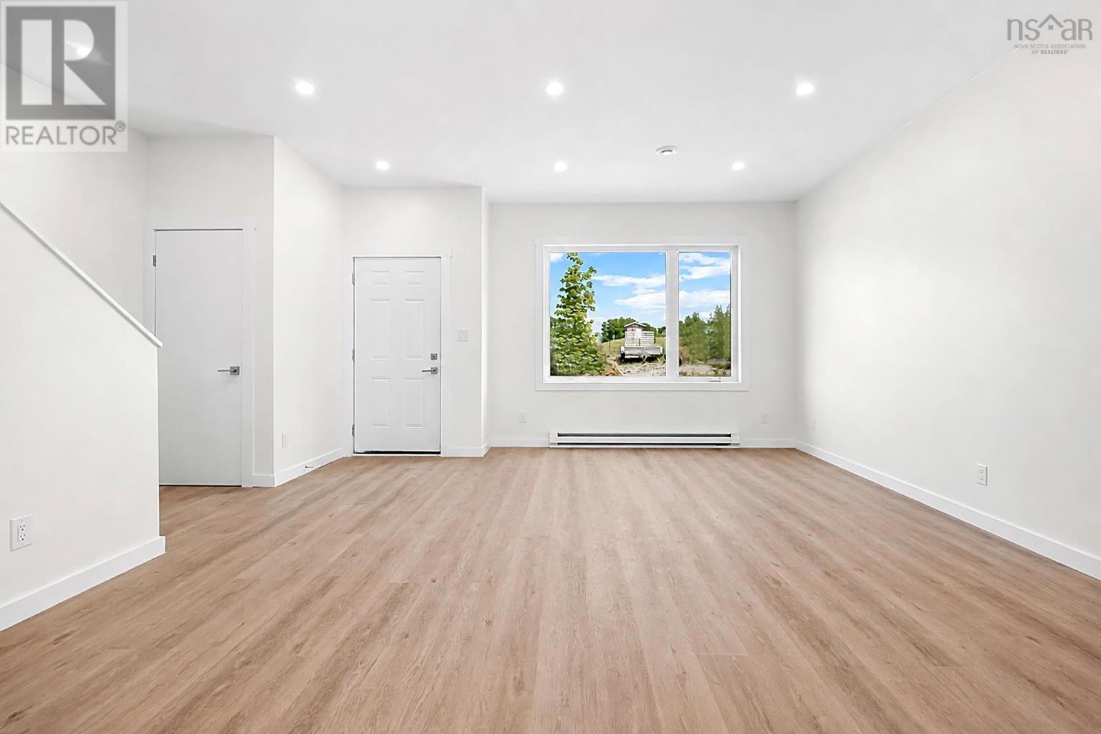 54 Heckman Avenue, Bridgewater, Nova Scotia  B4V 2H2 - Photo 5 - 202619135