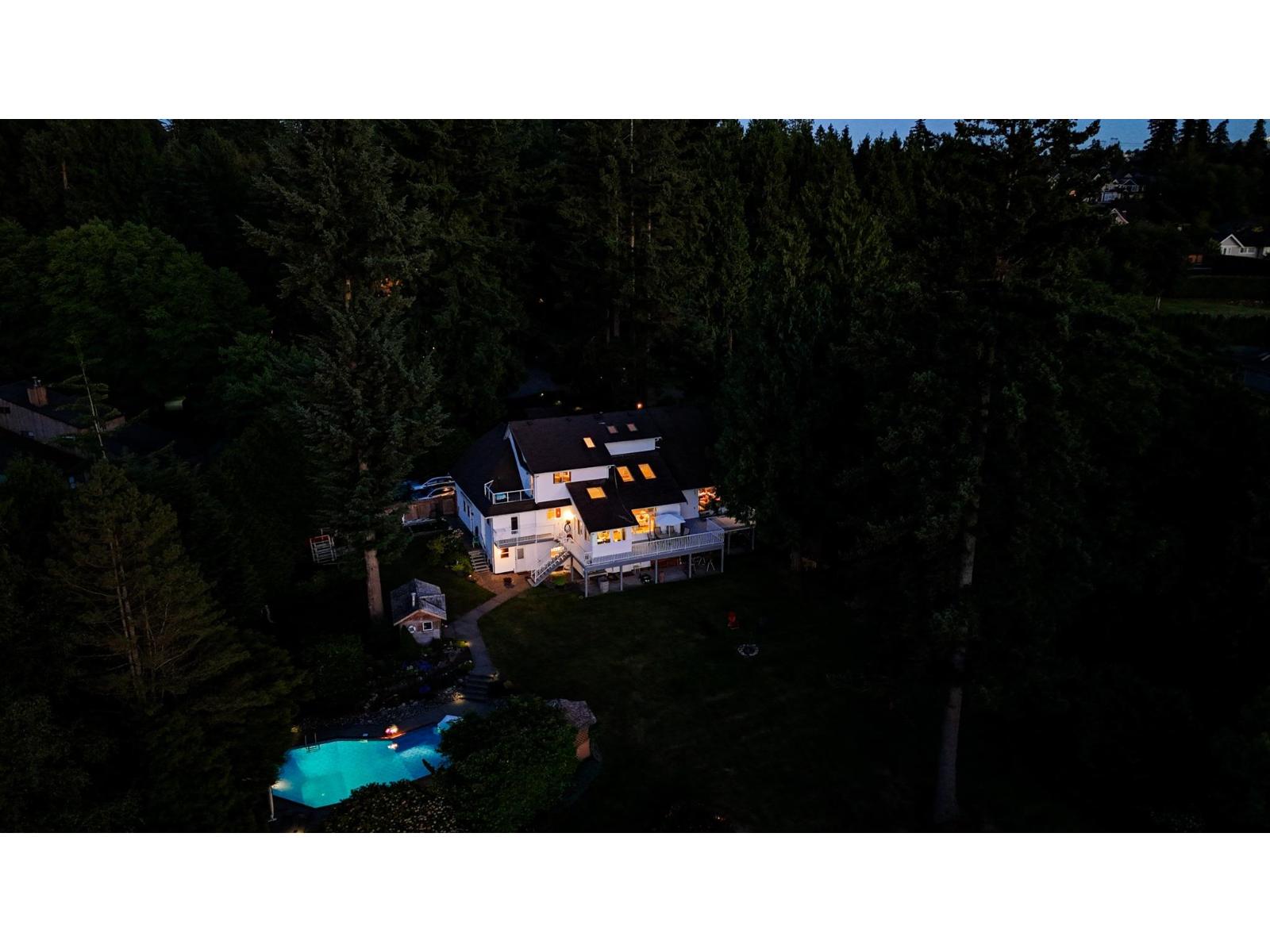 16233 30b Avenue, Surrey, British Columbia  V4P 2X7 - Photo 3 - R3138303