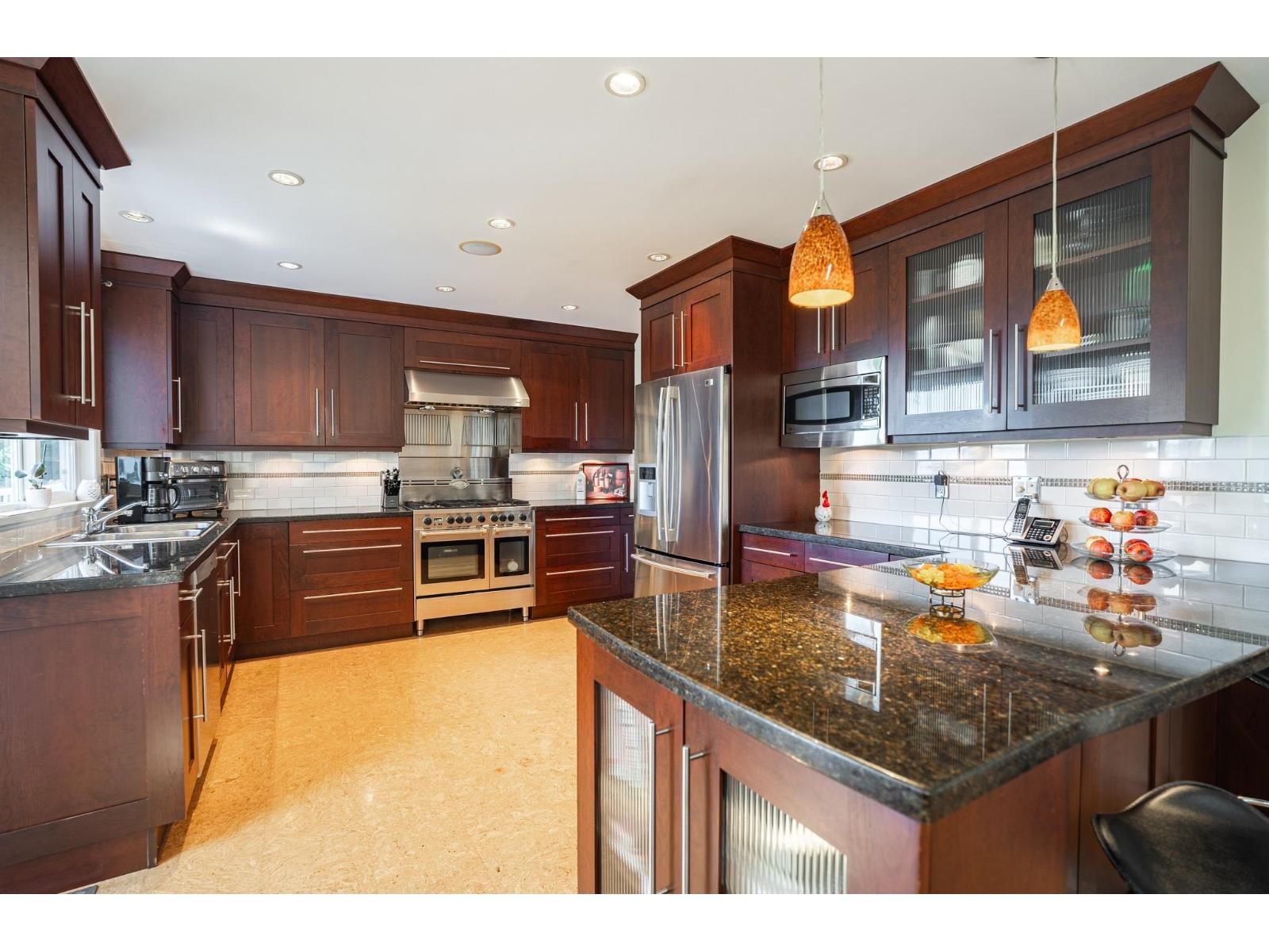 16233 30b Avenue, Surrey, British Columbia  V4P 2X7 - Photo 13 - R3138303