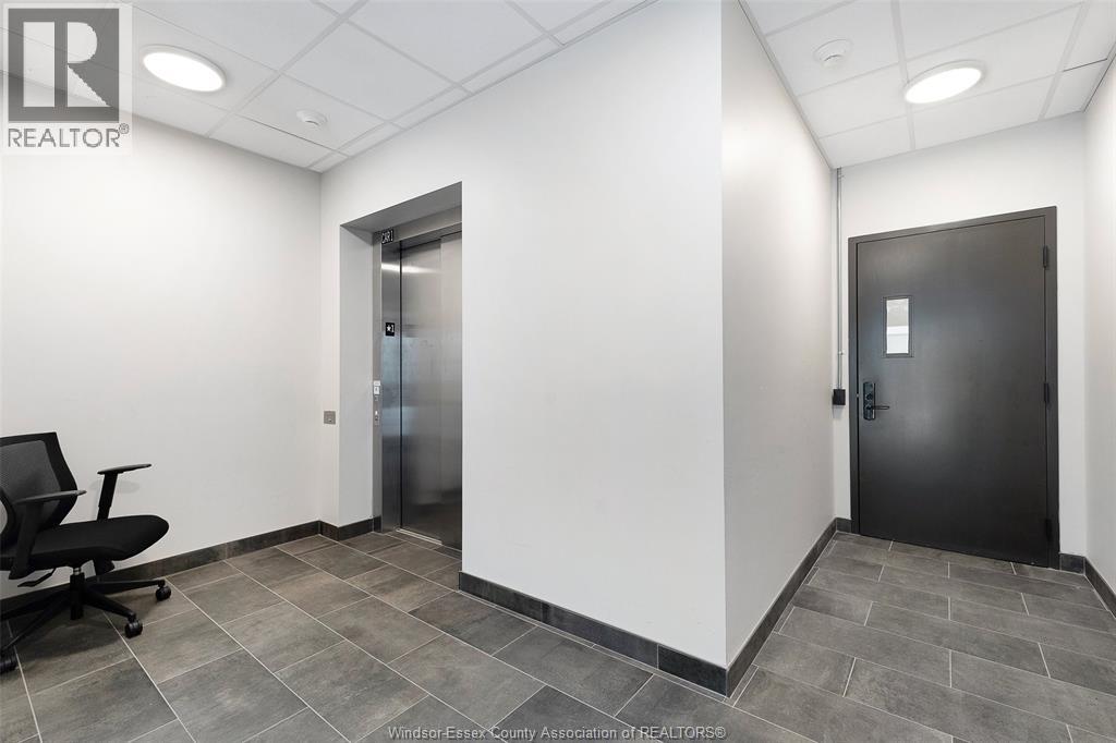 58 Chatham Street West, Windsor, Ontario  N9A 5M6 - Photo 4 - 26018408