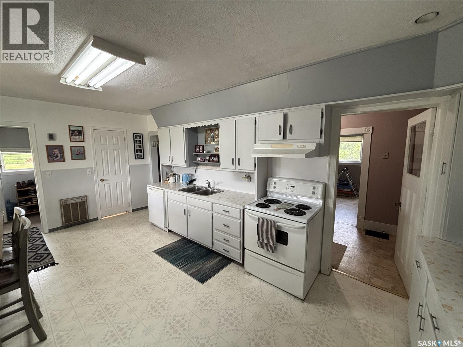 Tyvan Farm, Wellington Rm No. 97, Saskatchewan  S0G 4X0 - Photo 38 - SK039291