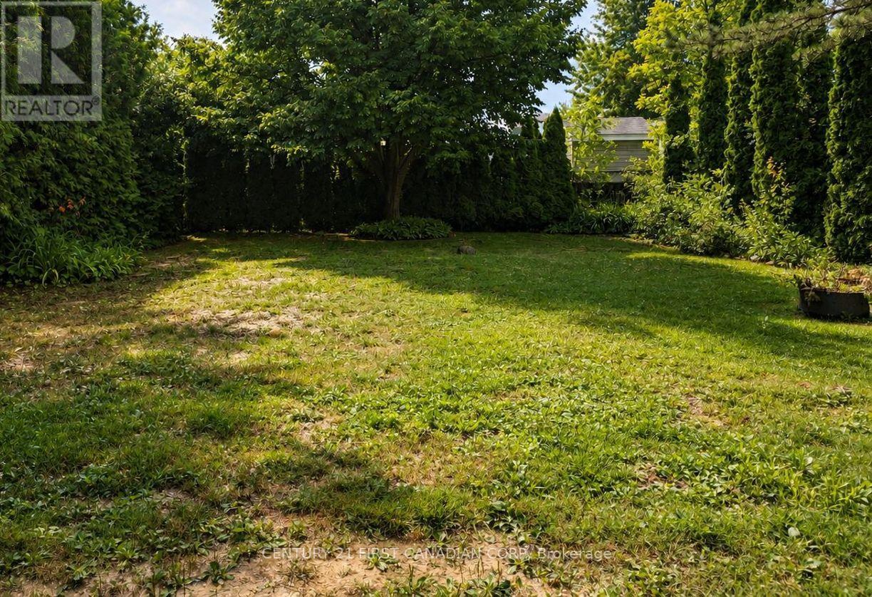 75 - 79681 Bluewater Highway, Central Huron, Ontario  N7A 3X8 - Photo 1 - X13615058