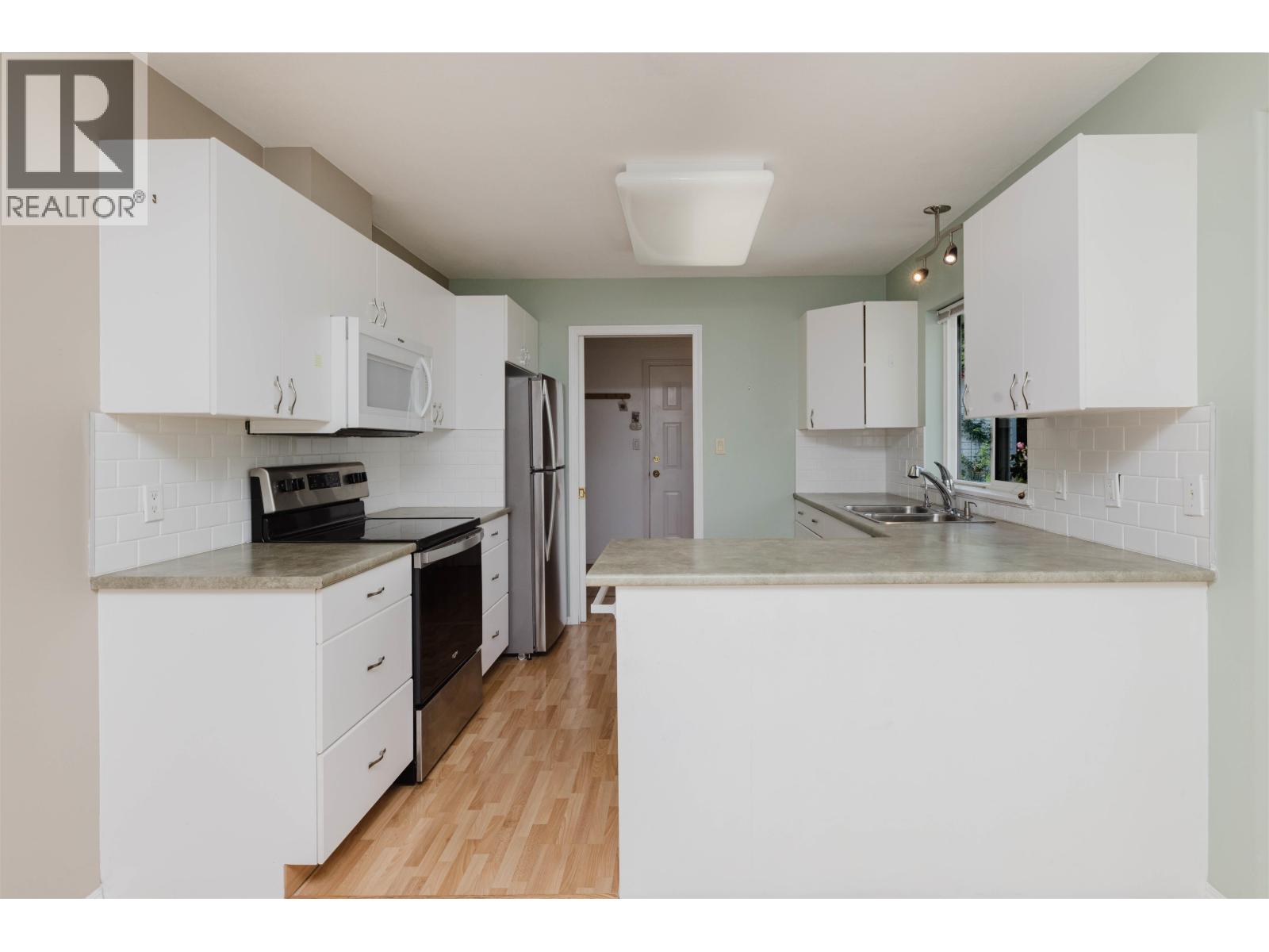 5078 Bay Road, Sechelt, British Columbia  V7Z 0E9 - Photo 10 - R3151282