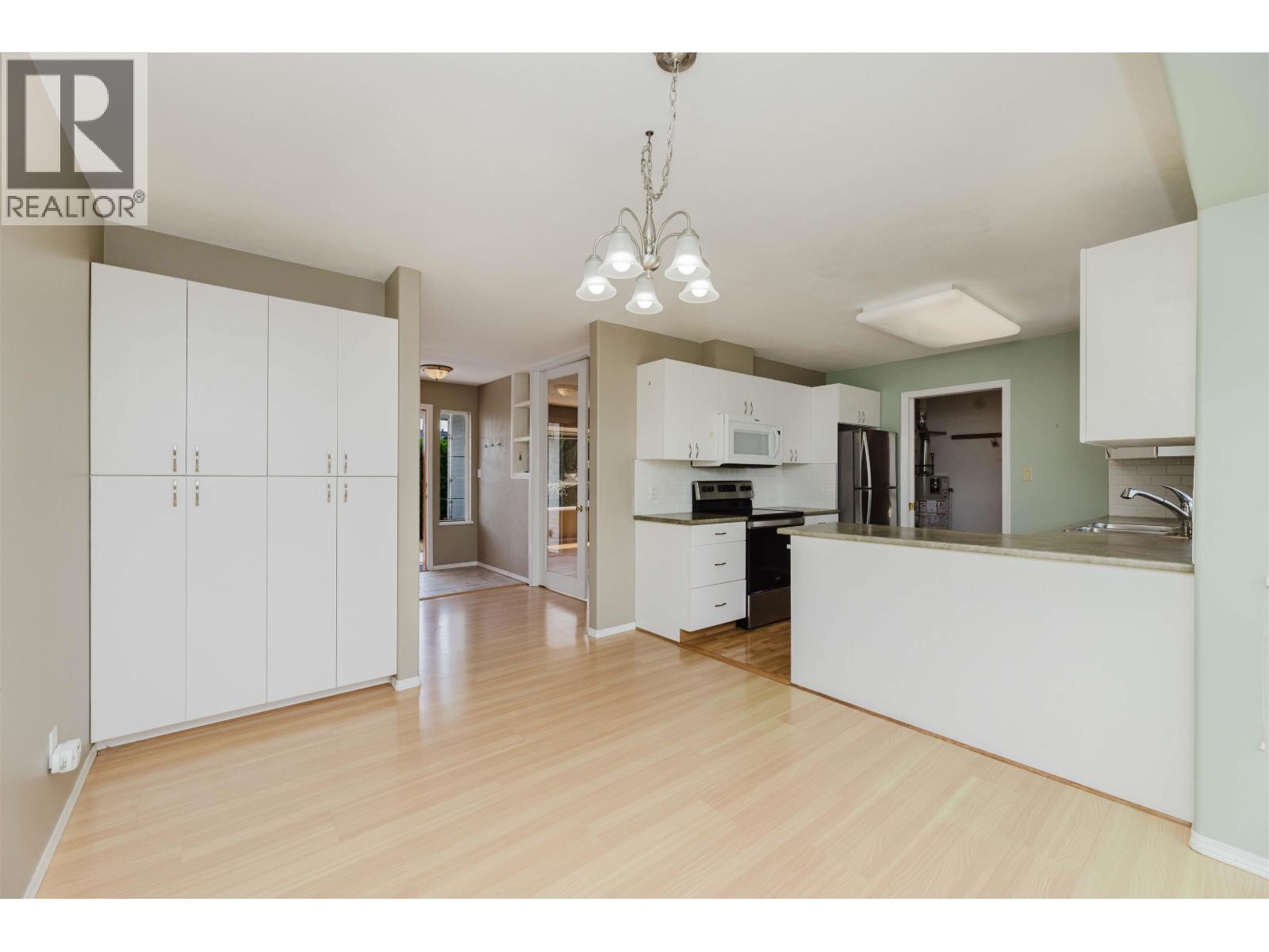 5078 Bay Road, Sechelt, British Columbia  V7Z 0E9 - Photo 8 - R3151282