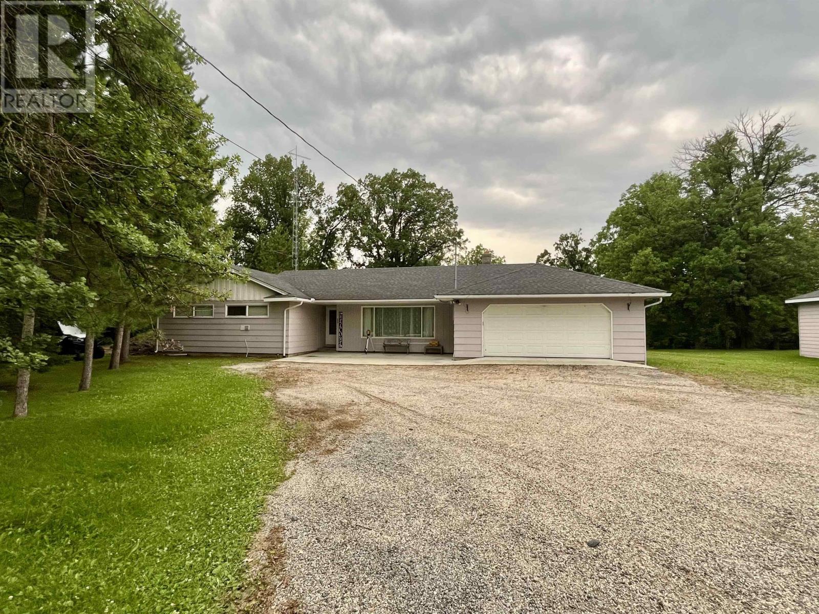 986 HWY 11, Pinewood, Ontario