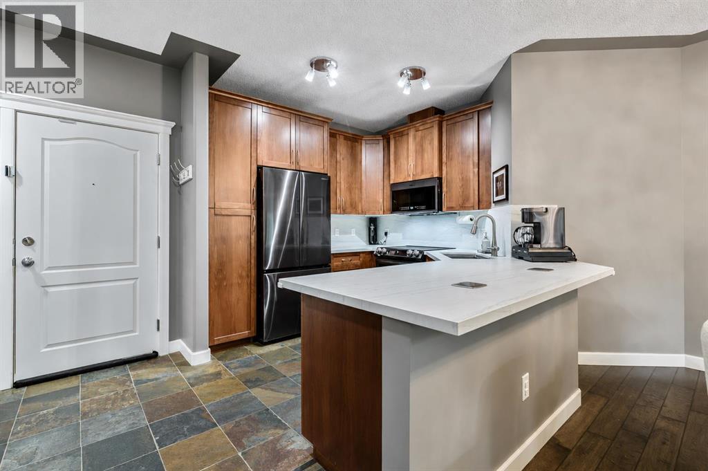 233, 20 Discovery Ridge Close SW, Calgary, Alberta  T3H 5X4 - Photo 2 - A2327336