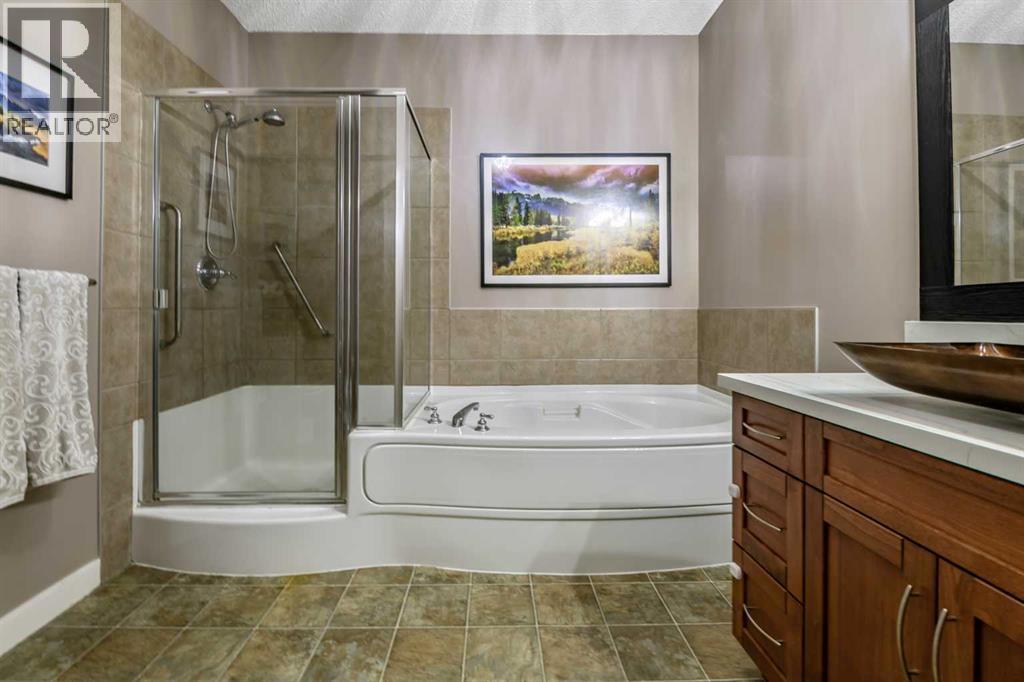 233, 20 Discovery Ridge Close SW, Calgary, Alberta  T3H 5X4 - Photo 20 - A2327336