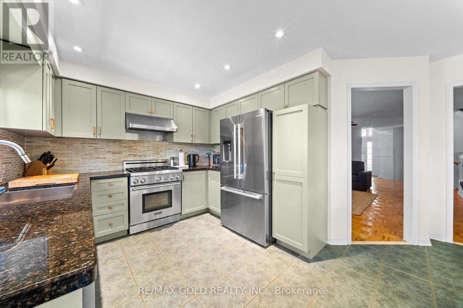 22 Flower Trail, Brampton, Ontario  L6P 1P1 - Photo 11 - W13620910