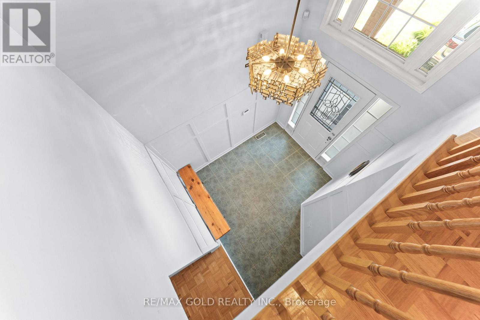22 Flower Trail, Brampton, Ontario  L6P 1P1 - Photo 4 - W13620910