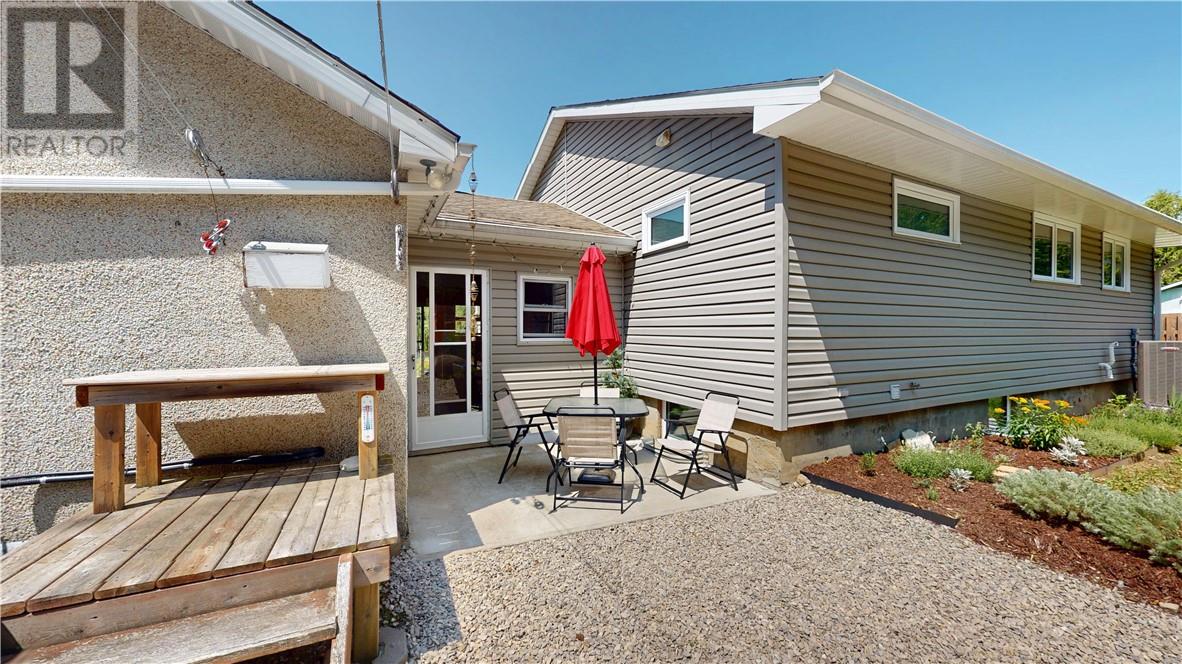 8 Mcquarrie Blvd., Gore Bay, Ontario  P0P 1H0 - Photo 11 - 2129265