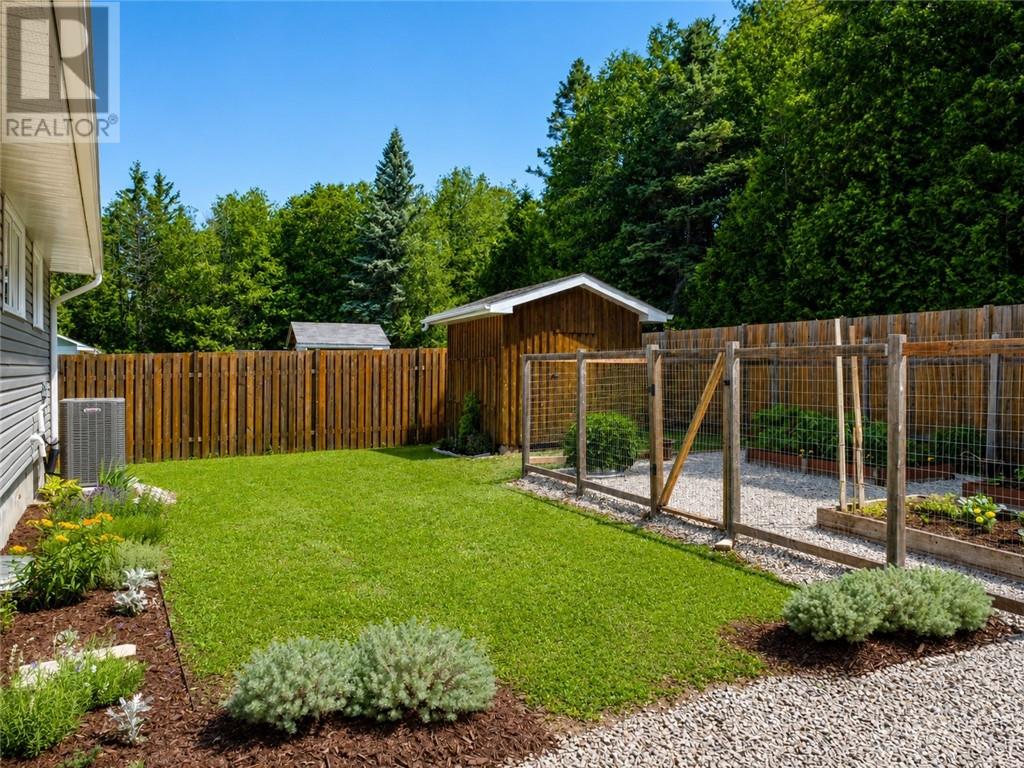 8 Mcquarrie Blvd., Gore Bay, Ontario  P0P 1H0 - Photo 16 - 2129265