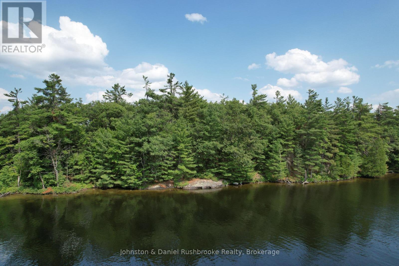 2 Island 24lm (Denison), Gravenhurst, Ontario  P1P 1R2 - Photo 3 - X13621872