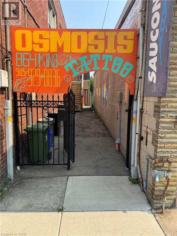 868 KING Street W, Hamilton, Ontario