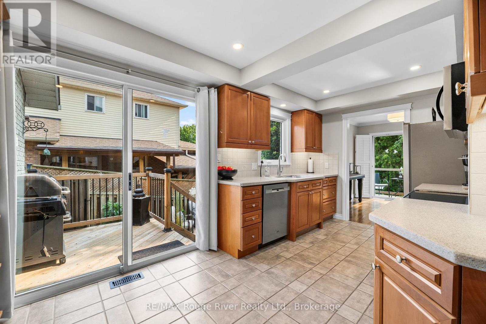 51 Lyndale Crescent, Clarington, Ontario  L1E 1W6 - Photo 6 - E13621892