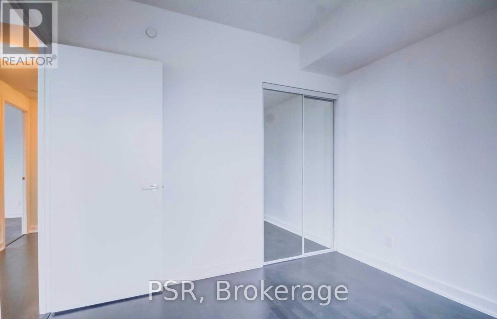 1011 - 501 ST CLAIR AVENUE W