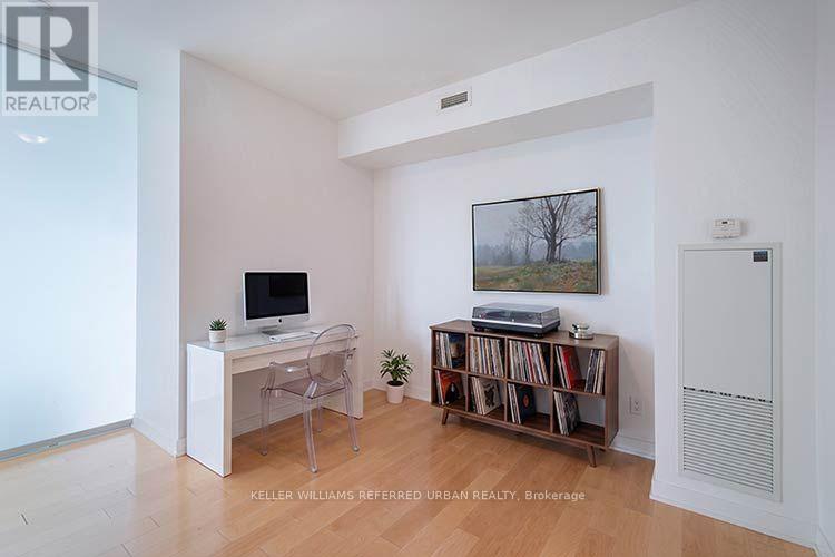 3902 - 33 Charles Street E, Toronto, Ontario  M4Y 0A2 - Photo 18 - C13621858