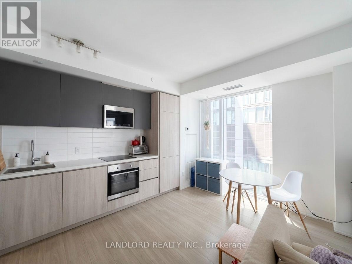 2705 - 8 Widmer Street, Toronto, Ontario  M5V 0W6 - Photo 1 - C13621914