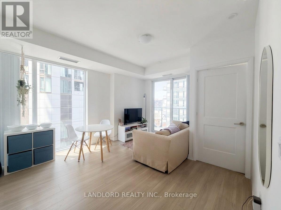 2705 - 8 Widmer Street, Toronto, Ontario  M5V 0W6 - Photo 5 - C13621914