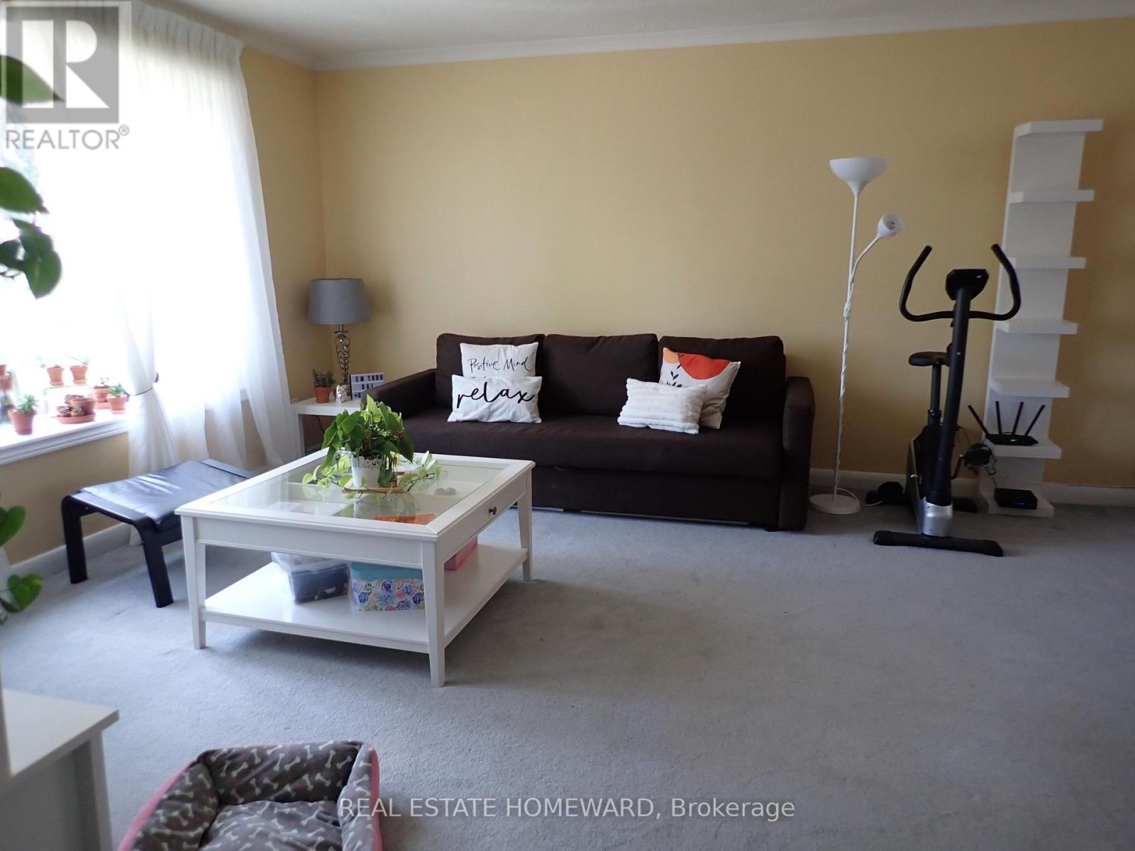 Front - 56 Perivale Crescent, Toronto (Bendale), Ontario  M1J 2C3 - Photo 10 - E13622004