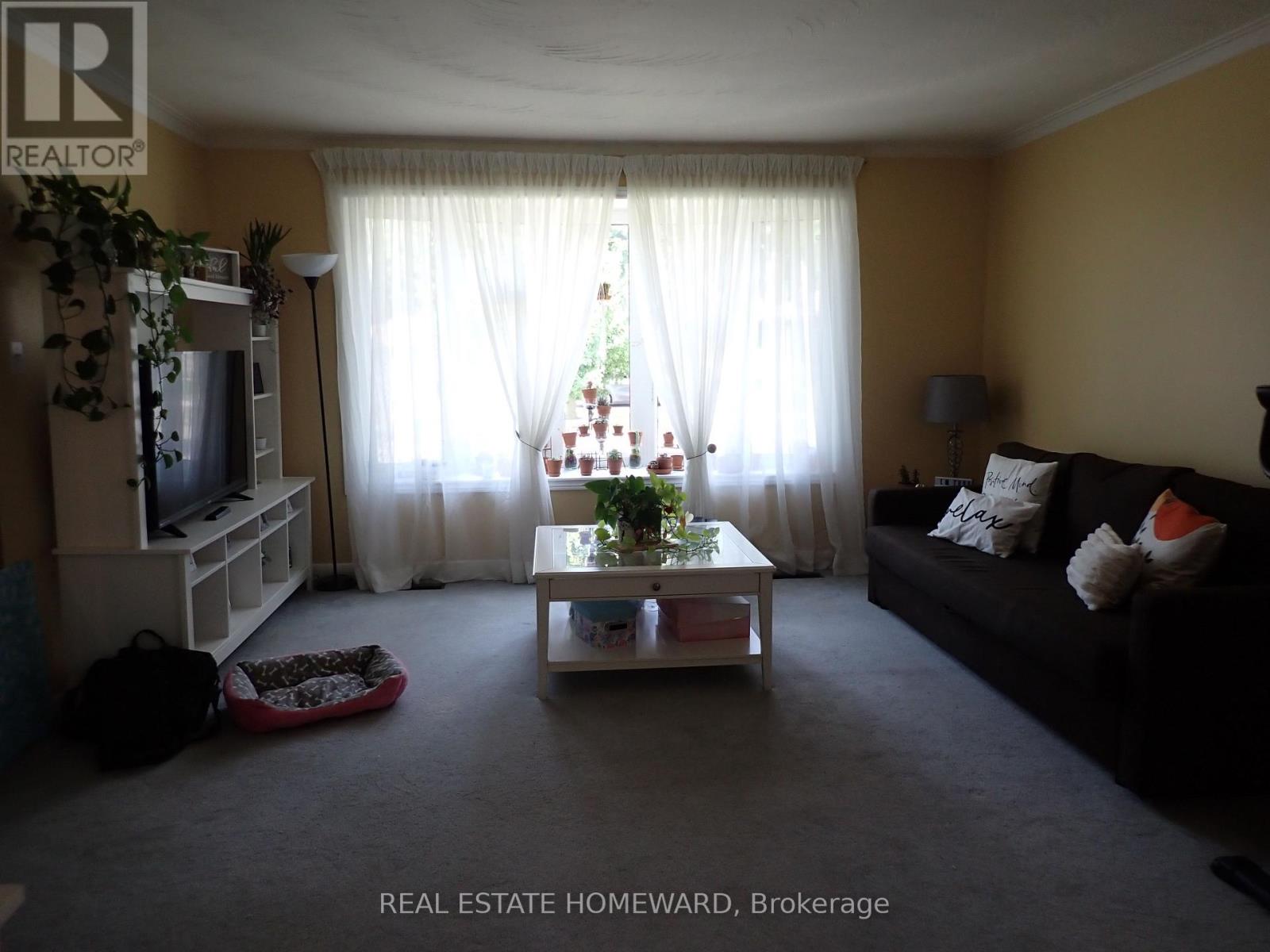Front - 56 Perivale Crescent, Toronto (Bendale), Ontario  M1J 2C3 - Photo 16 - E13622004