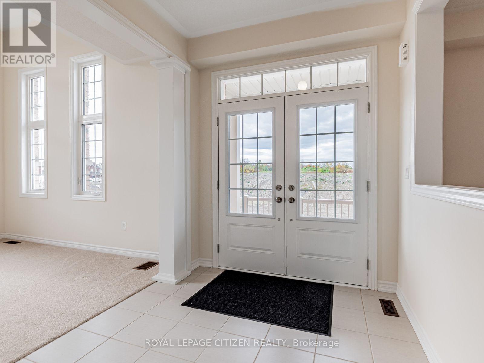 2 Wayne Allison Drive, Georgina, Ontario  L0E 1R0 - Photo 4 - N13621928