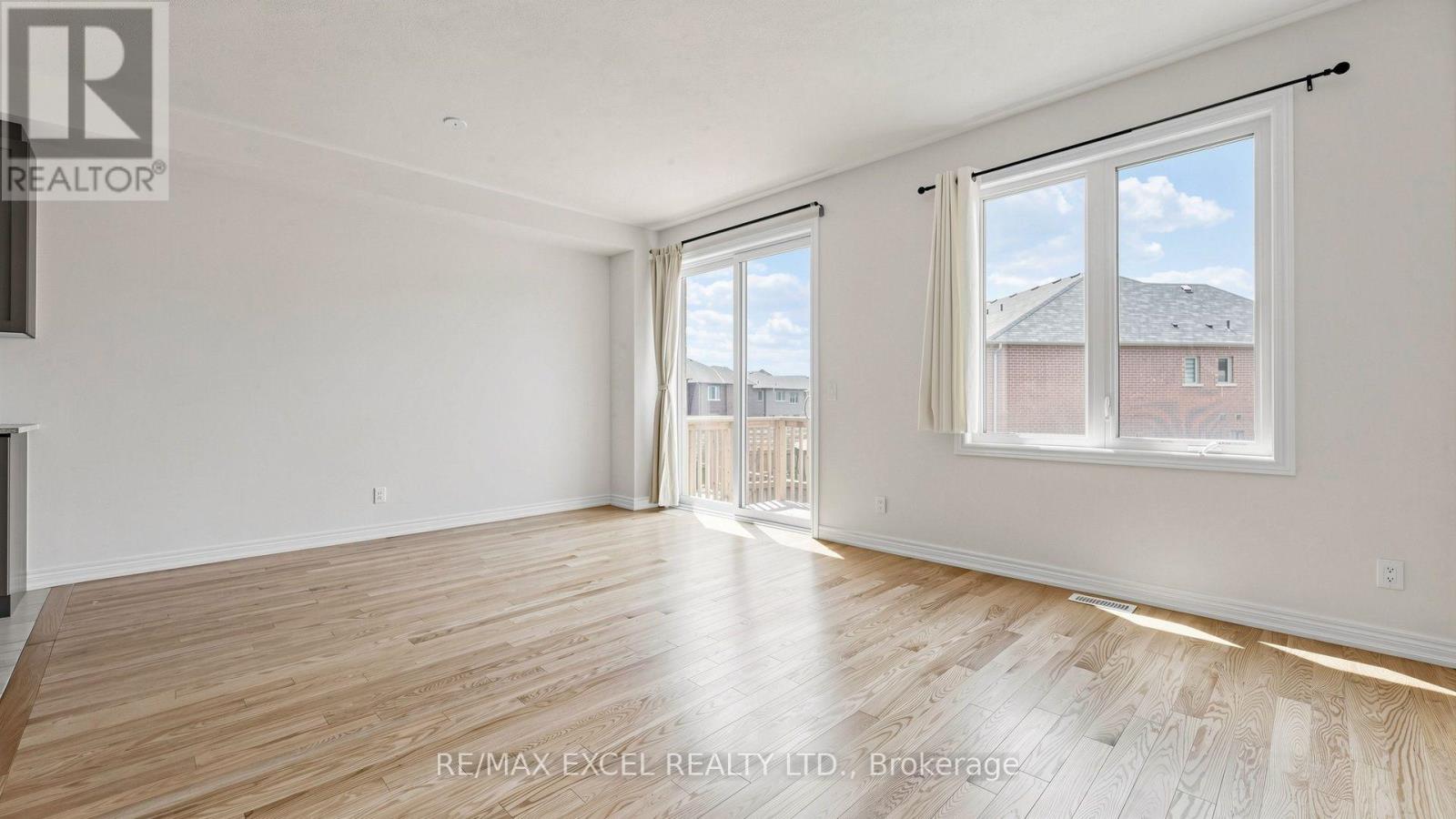 133 Lageer Drive, Whitchurch-Stouffville, Ontario  L4A 4V2 - Photo 2 - N13621968