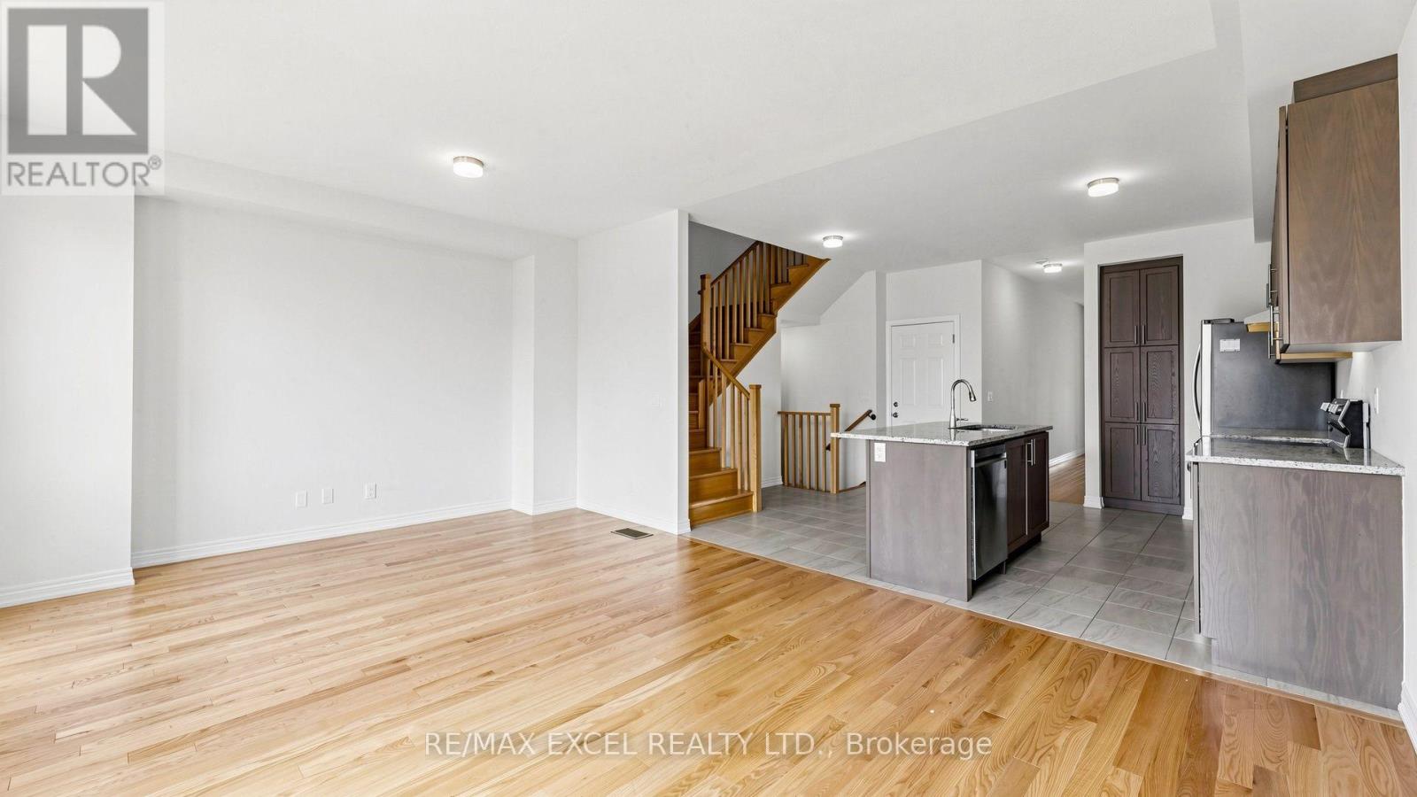 133 Lageer Drive, Whitchurch-Stouffville, Ontario  L4A 4V2 - Photo 6 - N13621968
