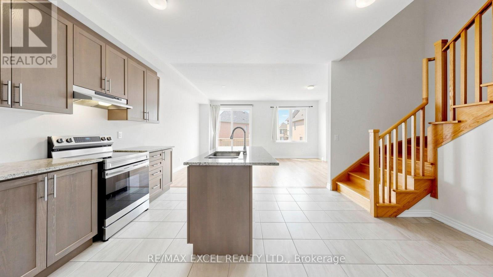 133 Lageer Drive, Whitchurch-Stouffville, Ontario  L4A 4V2 - Photo 7 - N13621968