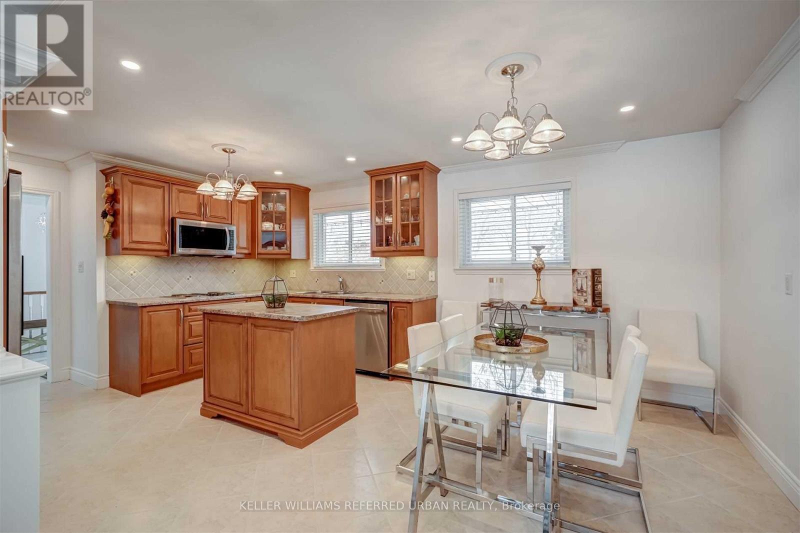135 Jennifer Crescent, East Gwillimbury, Ontario  M5G 1M1 - Photo 10 - N13622008