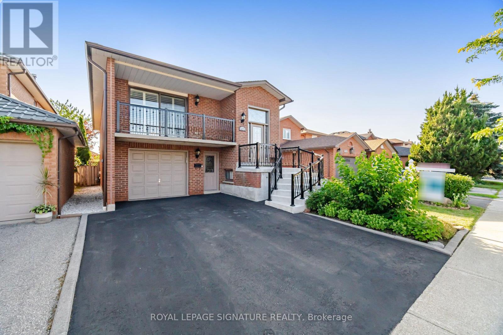5472 Bourget Drive, Mississauga, Ontario  L5R 3C9 - Photo 2 - W13621862