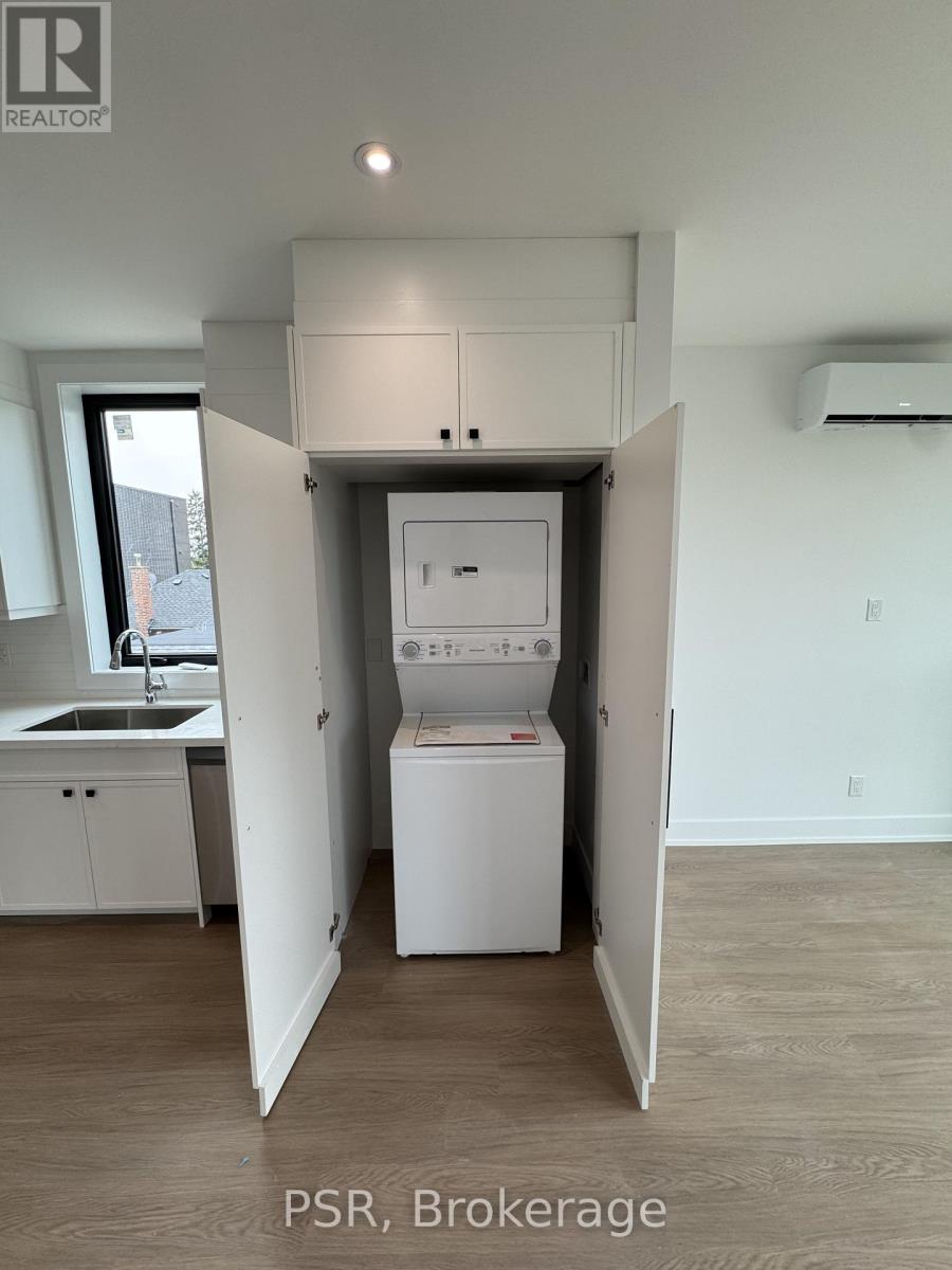 Upper - 99 Ypres Road, Toronto, Ontario  M6M 3X2 - Photo 6 - W13621870