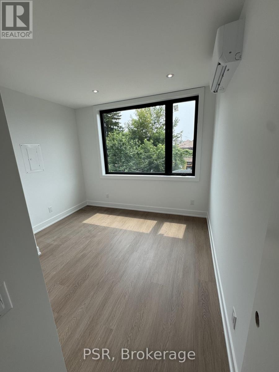Upper - 99 Ypres Road, Toronto, Ontario  M6M 3X2 - Photo 8 - W13621870