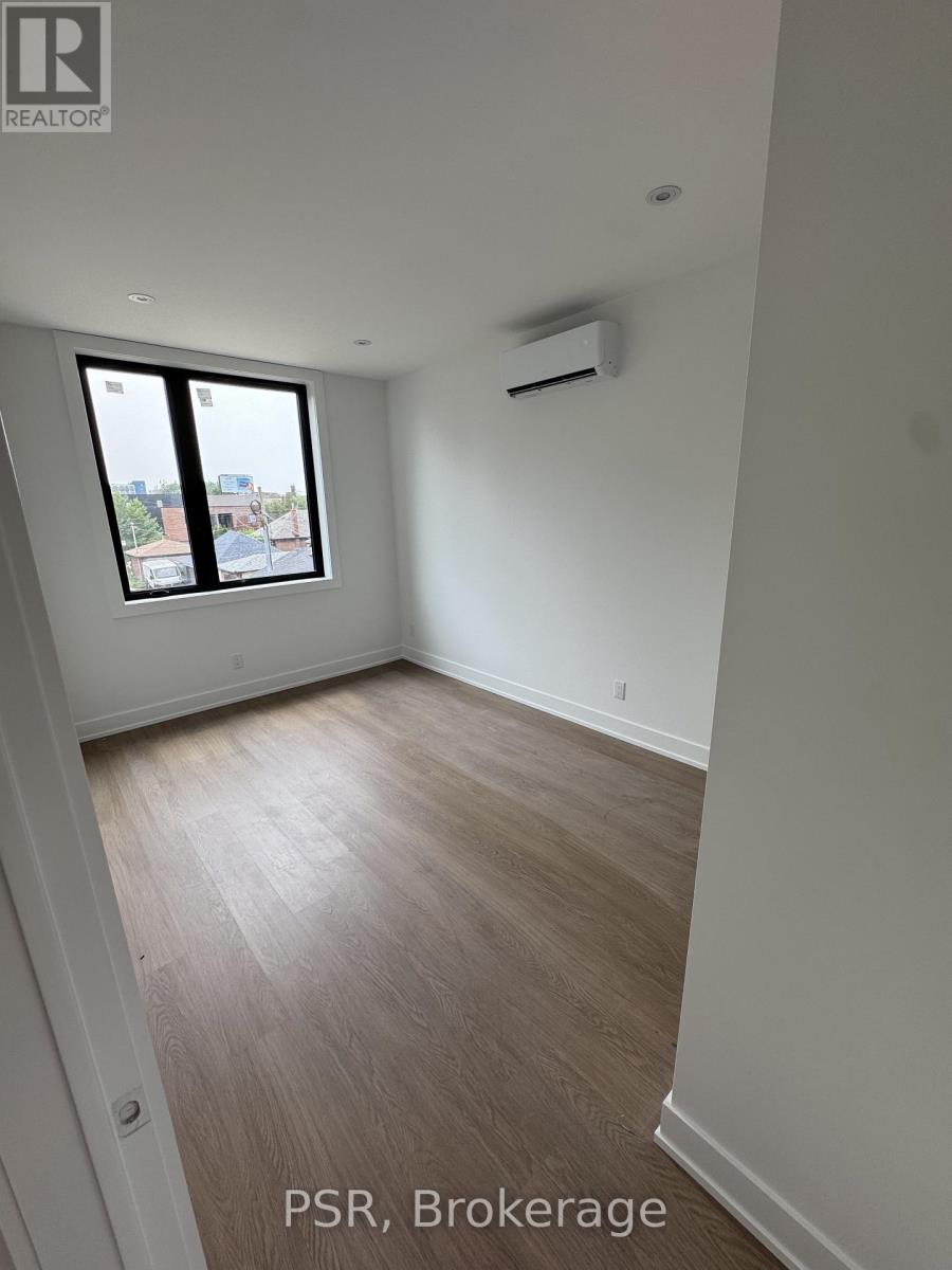 Upper - 99 Ypres Road, Toronto, Ontario  M6M 3X2 - Photo 9 - W13621870