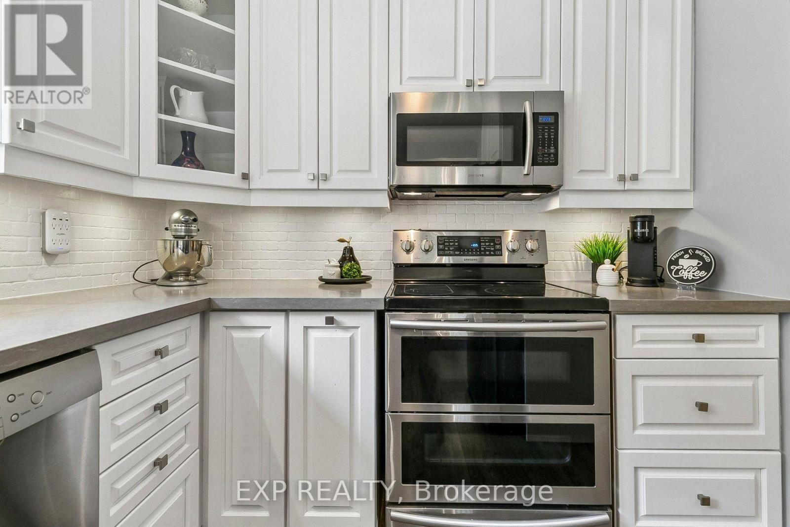 44 Thirty Fifth Street, Toronto, Ontario  M8W 3K2 - Photo 18 - W13621882