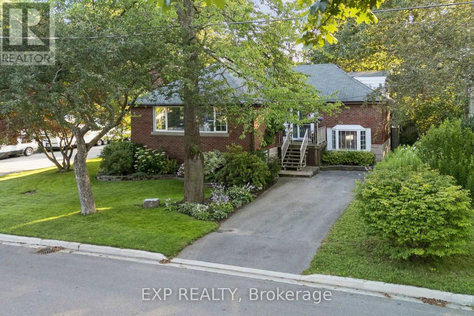 44 Thirty Fifth Street, Toronto, Ontario  M8W 3K2 - Photo 2 - W13621882