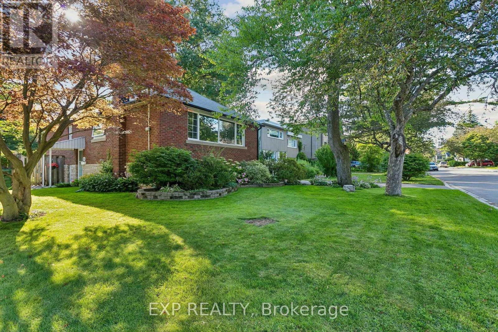 44 Thirty Fifth Street, Toronto, Ontario  M8W 3K2 - Photo 4 - W13621882