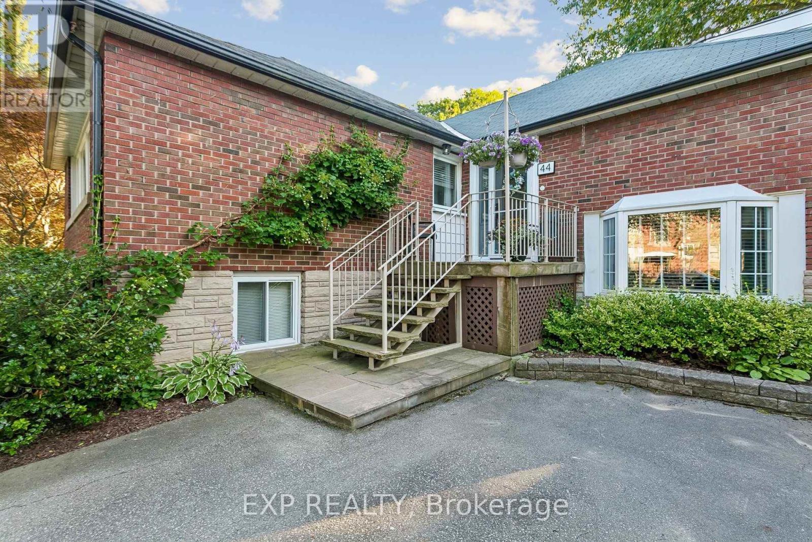 44 Thirty Fifth Street, Toronto, Ontario  M8W 3K2 - Photo 7 - W13621882