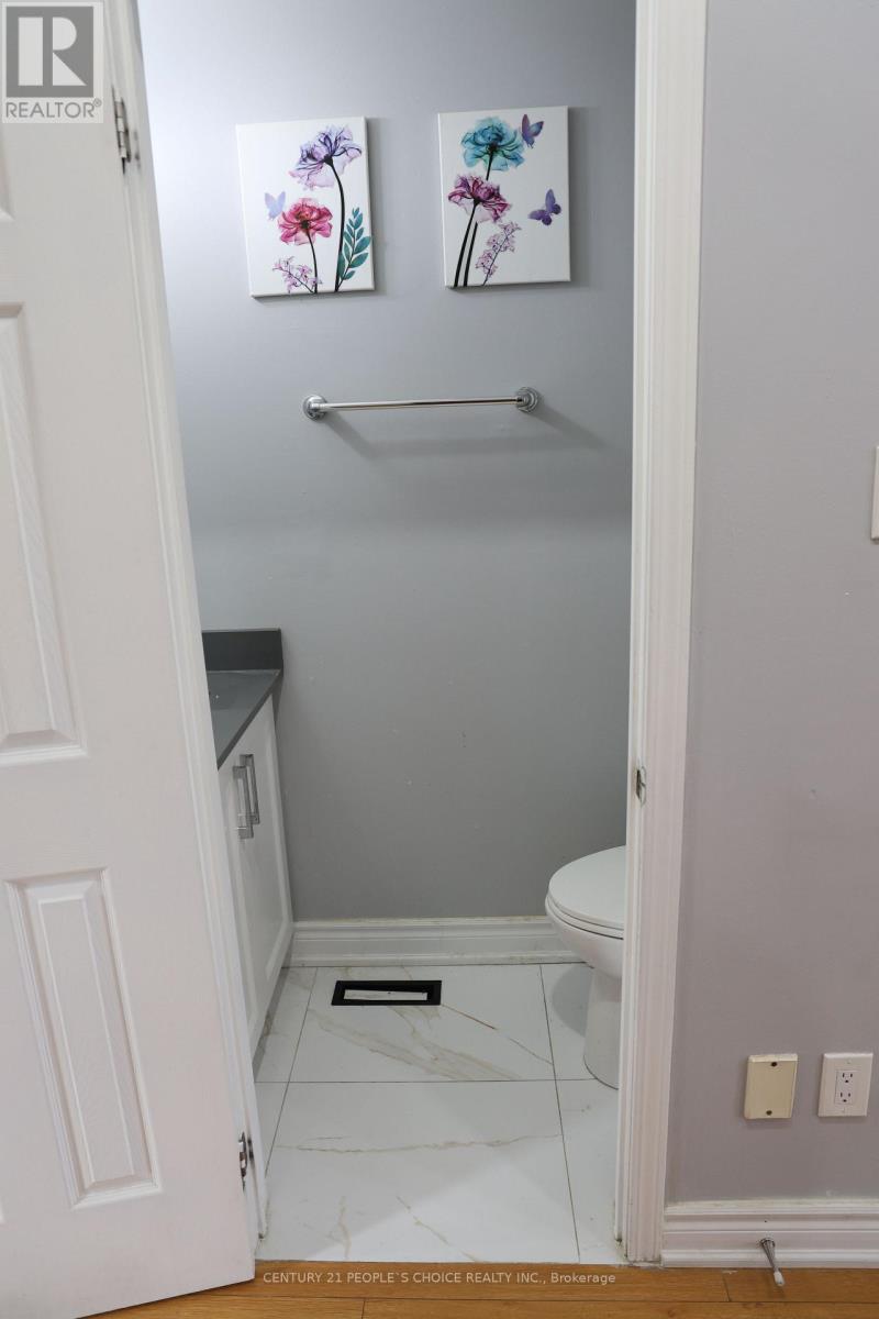 43 Beachsurf Road, Brampton, Ontario  L6R 2R4 - Photo 12 - W13621912