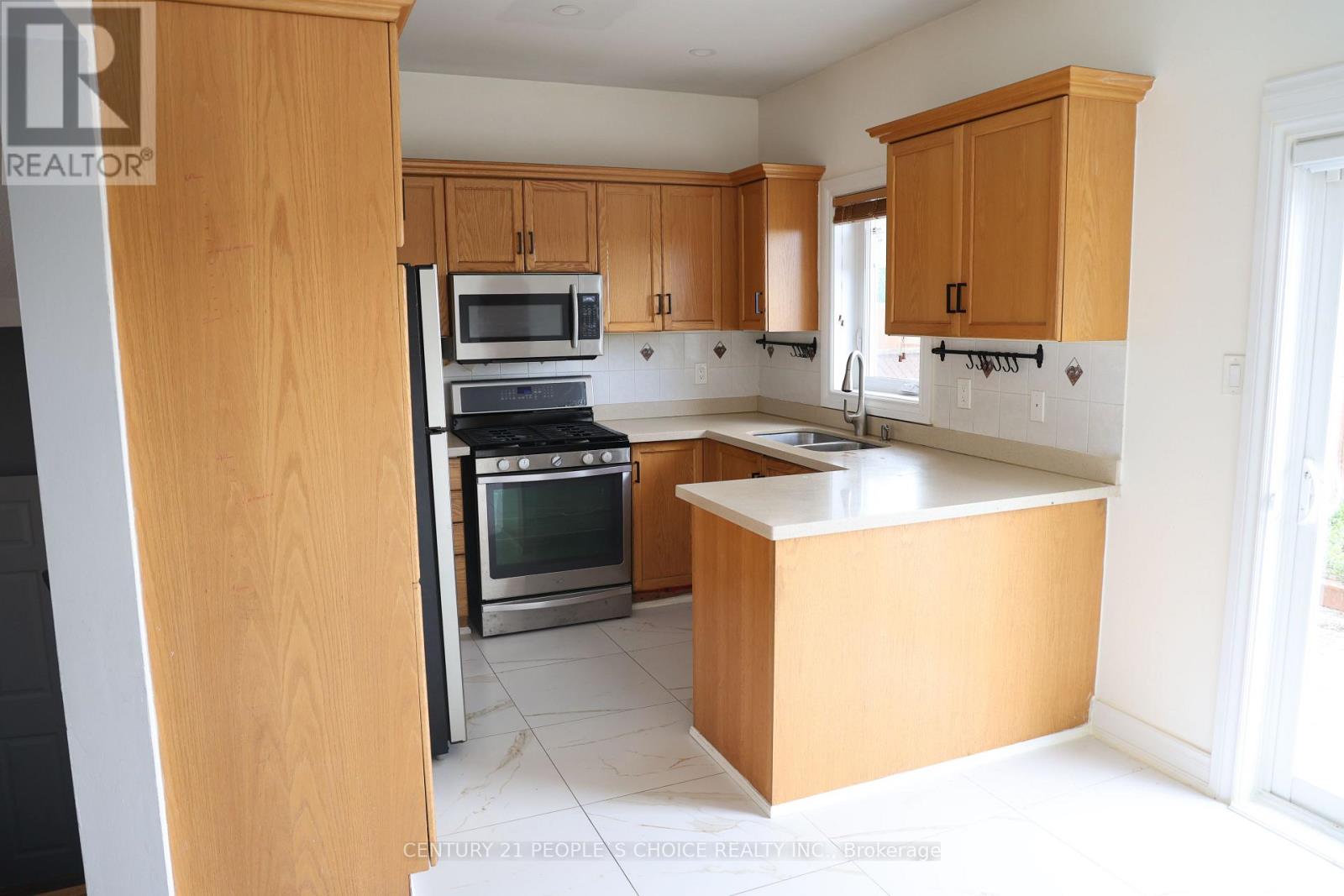 43 Beachsurf Road, Brampton, Ontario  L6R 2R4 - Photo 6 - W13621912
