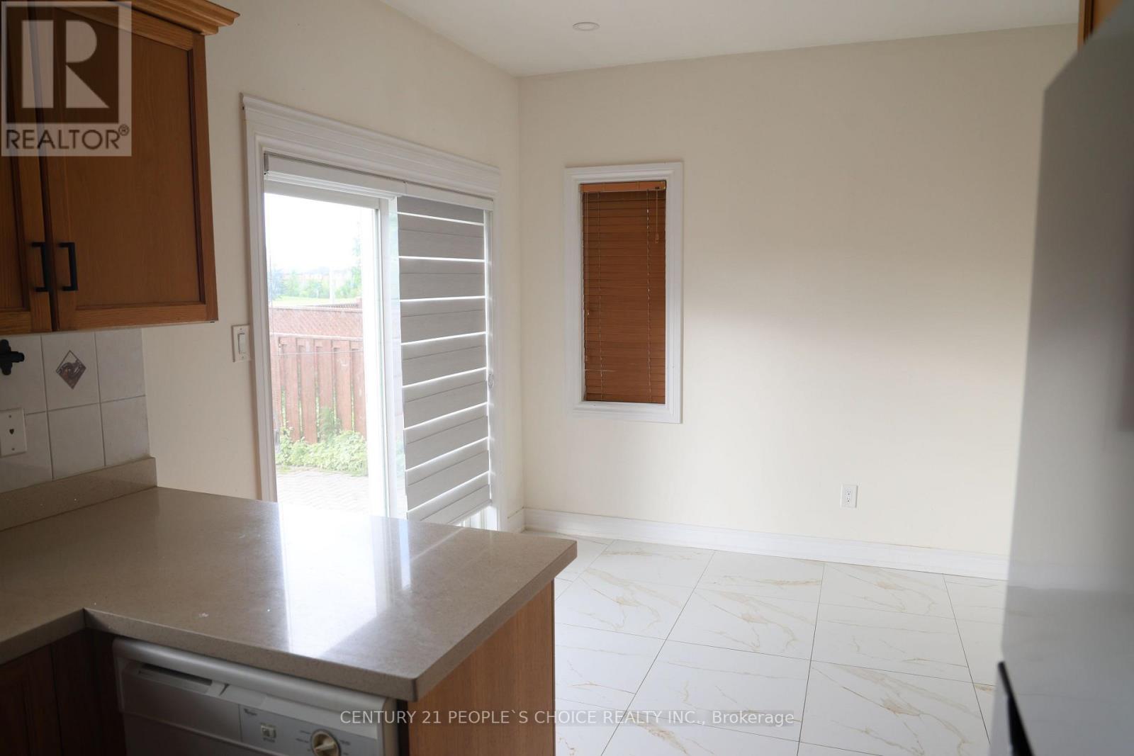 43 Beachsurf Road, Brampton, Ontario  L6R 2R4 - Photo 7 - W13621912