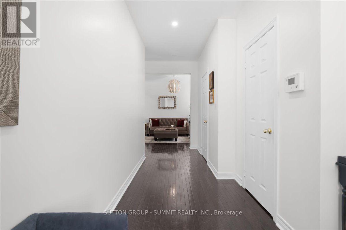 426 Bessborough Drive, Milton, Ontario  L9T 8P8 - Photo 5 - W13621984
