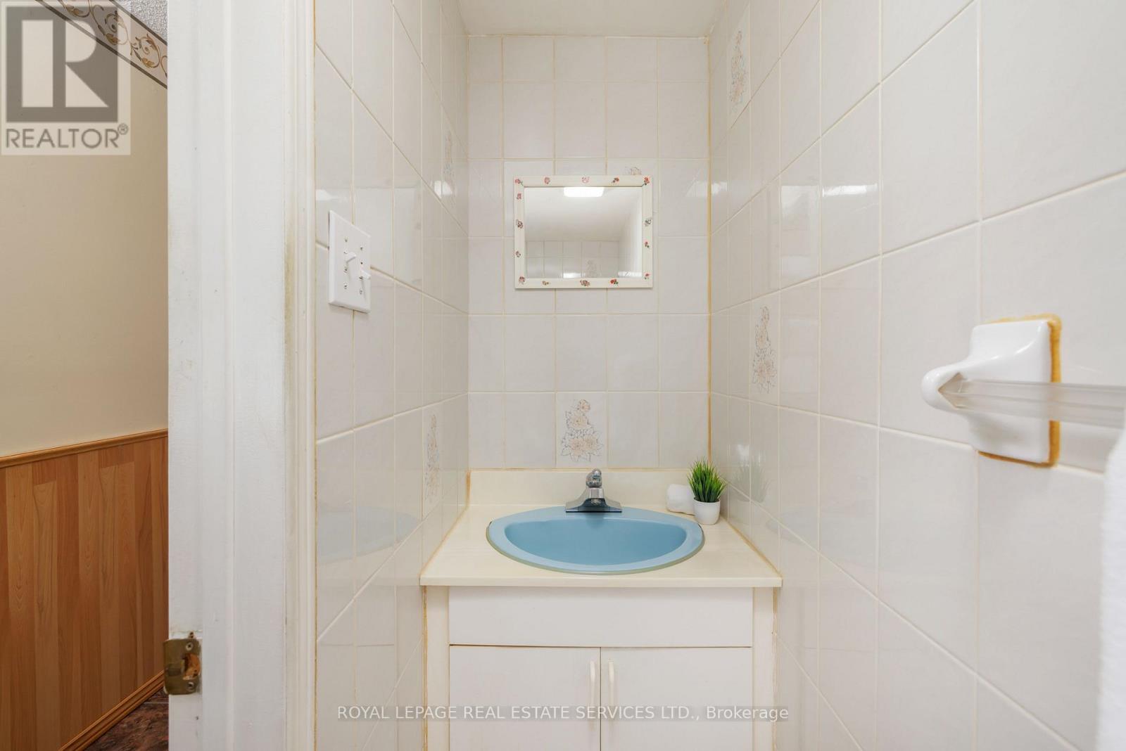 18 Osborne Crescent, Oakville, Ontario  L6H 1G1 - Photo 4 - W13622010