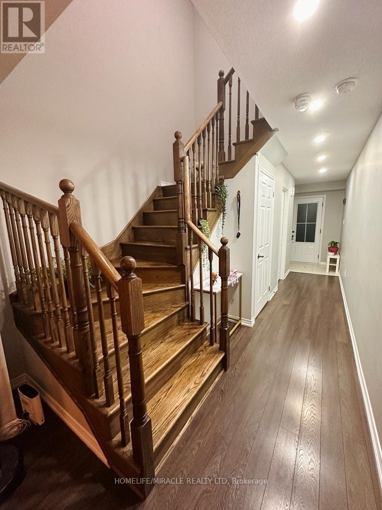 154 Golden Springs Drive, Brampton, Ontario  L7A 4N7 - Photo 9 - W13606932