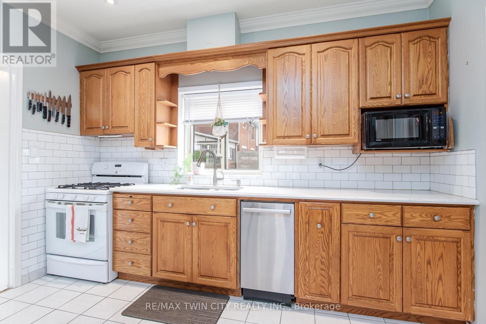 32 Samuel Street, Kitchener, Ontario  N2H 1P1 - Photo 12 - X13621920