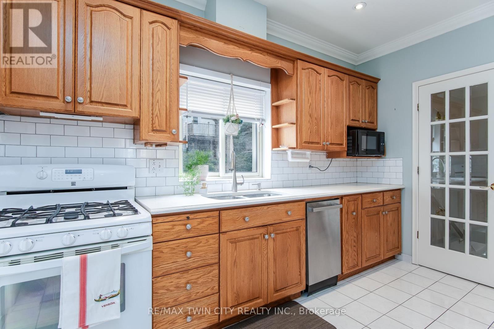 32 Samuel Street, Kitchener, Ontario  N2H 1P1 - Photo 14 - X13621920