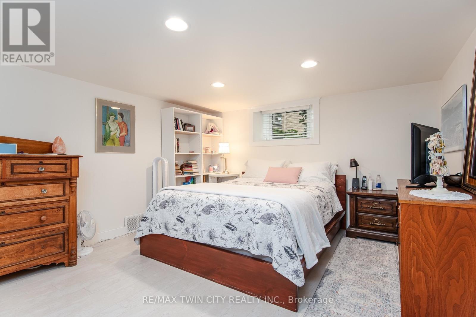 32 Samuel Street, Kitchener, Ontario  N2H 1P1 - Photo 45 - X13621920