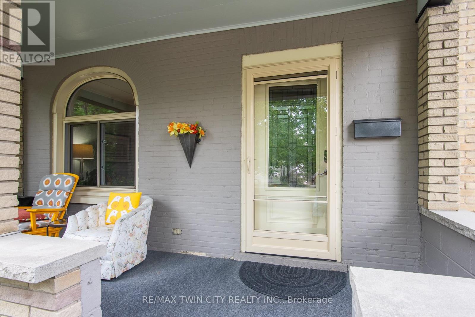 32 Samuel Street, Kitchener, Ontario  N2H 1P1 - Photo 6 - X13621920